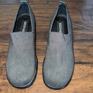 Kenneth Cole reaction size 7 slip on gray shoes EUC!